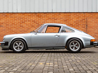 Drive Straat - 1974 Porsche 911 SC Polar Silver 9114103164 - Finished - Outdoors